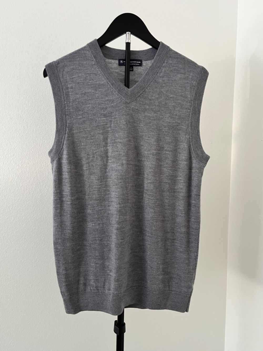 🍂 Hart Schaffner Marx Gray V-Neck Merino Wool Sweater Vest | Fall Classic